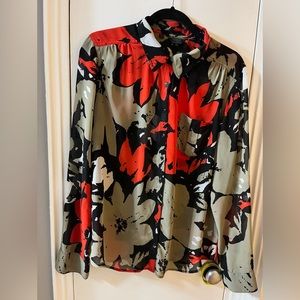 Guess beautiful blouse great for work or play!